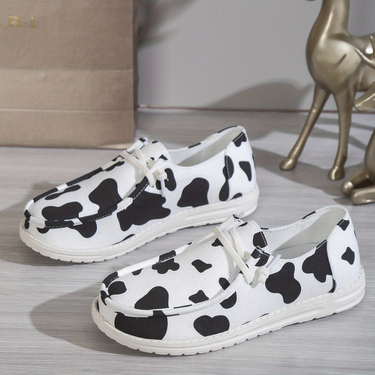 Women's Cow Pattern Canvas Lace-Up Sneakers Lightweight Outdoor Shoes