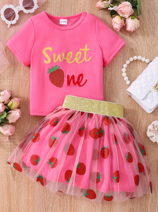 2pcs Girls Strawberry Graphic T Shirt Top & Glitter Tape Mesh Skirt Set
