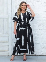 Plus Size Brush Print Short Sleeve V Neck Maxi Dress With Belt