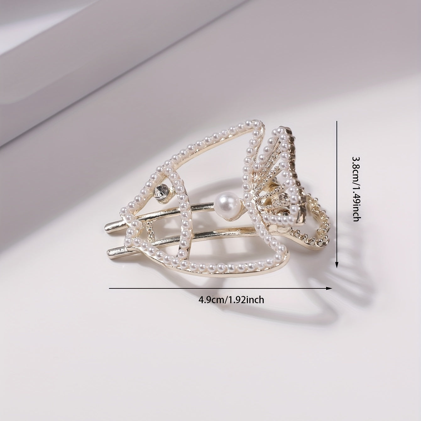 Hollow Fish Shaped Hair Clip with Faux Pearl for Women Girls