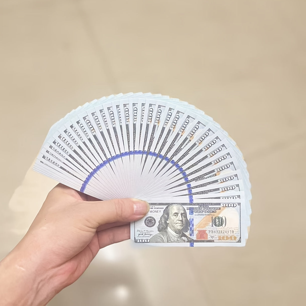 100pcs Realistic US Dollar Bills Film Props for Party Decorations