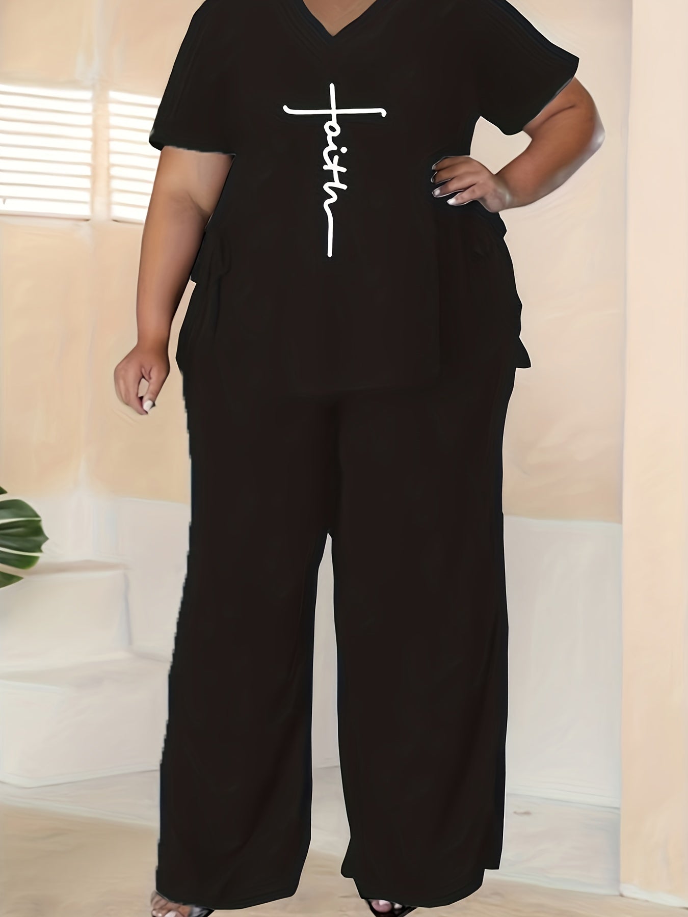 Women's Plus Short Sleeve V Neck Knot Top