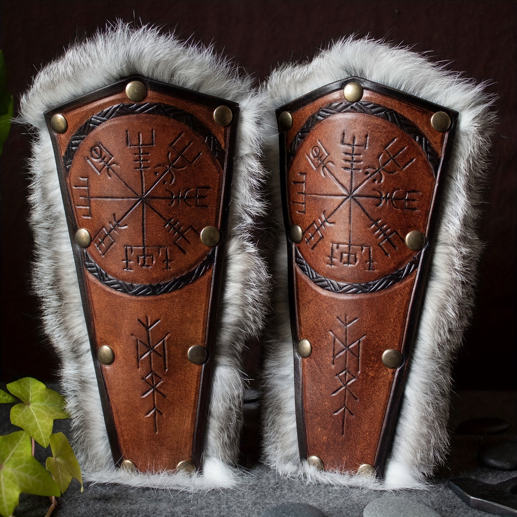 2pcs Viking PU Leather Rabbit Fur Bracers for Halloween Cosplay Props