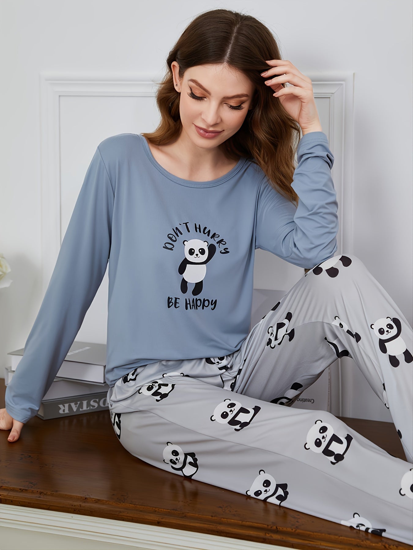 Panda Print Pajama Set Long Sleeve Crew Neck Top & Pants Women's Sleepwear