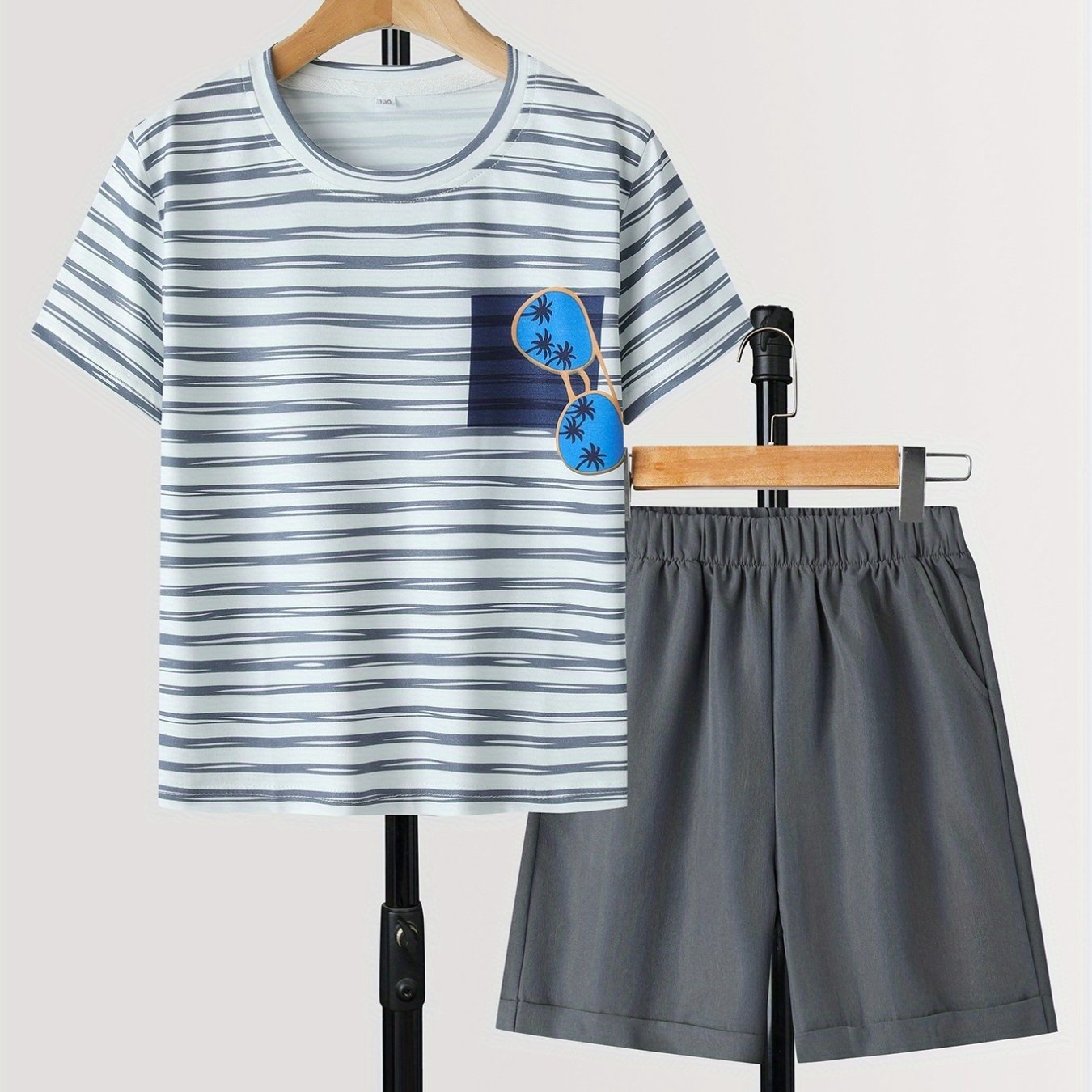 Boys Striped Sunglasses Graphic Print T shirt & Shorts Set for Summer