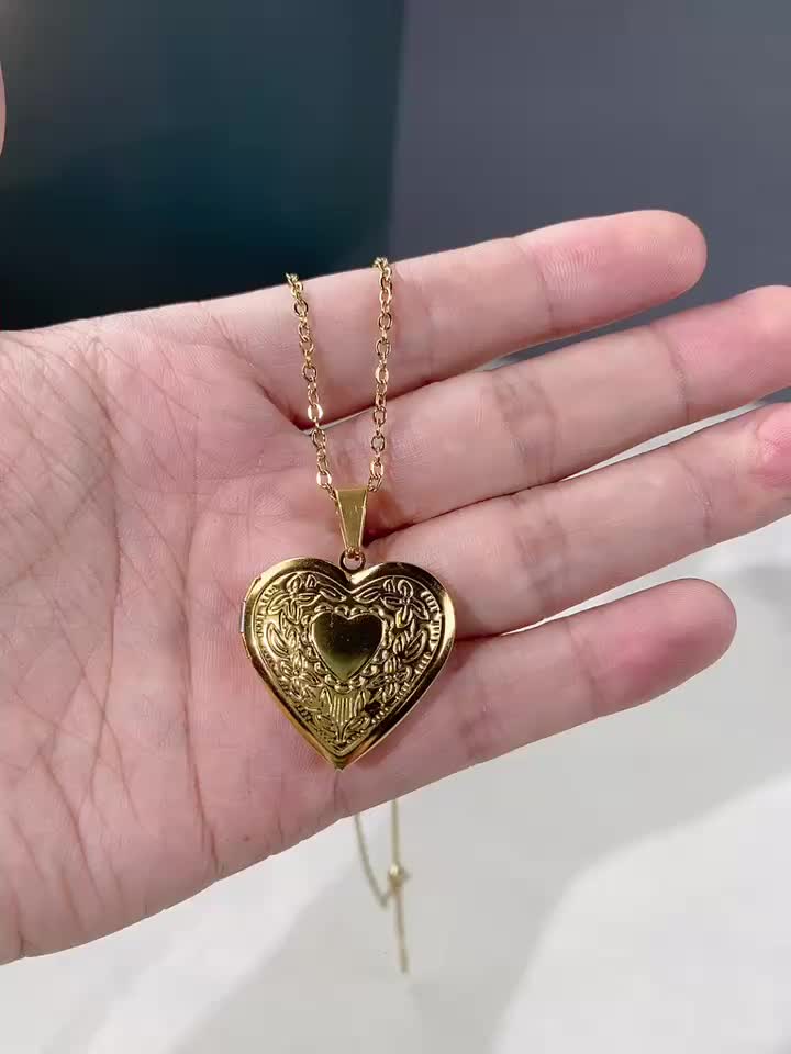 Heart Shaped Photo Locket 304 Stainless Steel Pendant Necklace