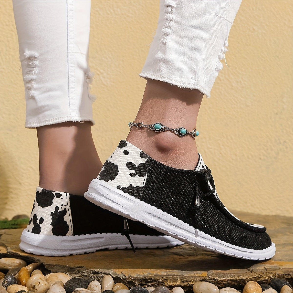 Dairy Cow Print Blocking Skate Shoes Lightweight Breathable Low Top Sport Shoes