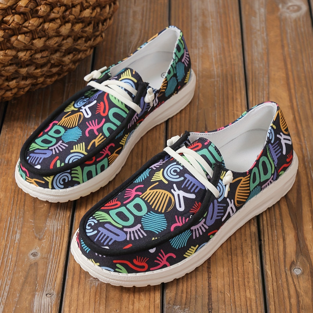 Women's Graffiti Pattern Canvas Shoes Casual Lace Up Outdoor Shoes