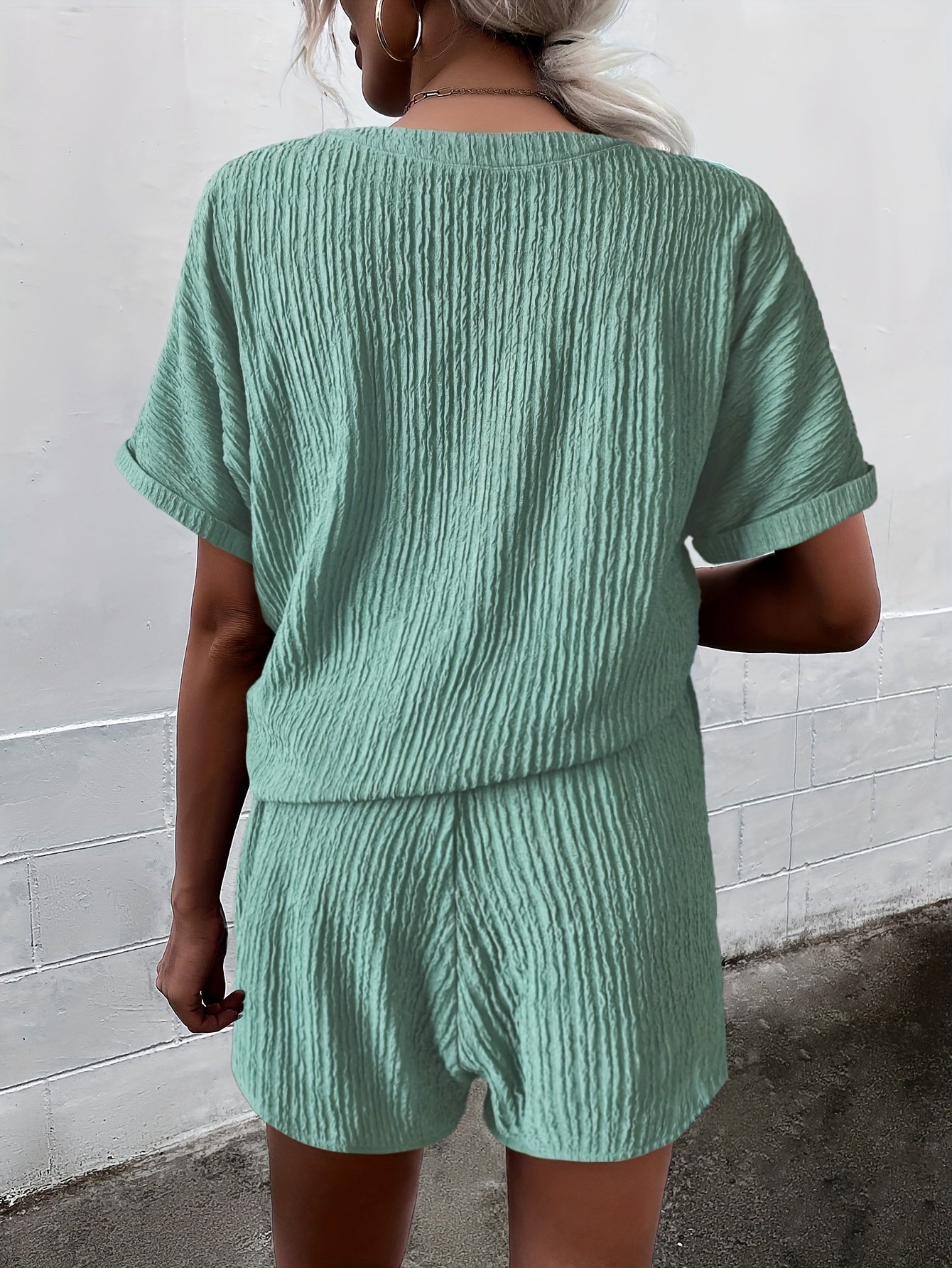 Solid Textured Two Piece Set Short Sleeve Top & Pocket Shorts Outfit