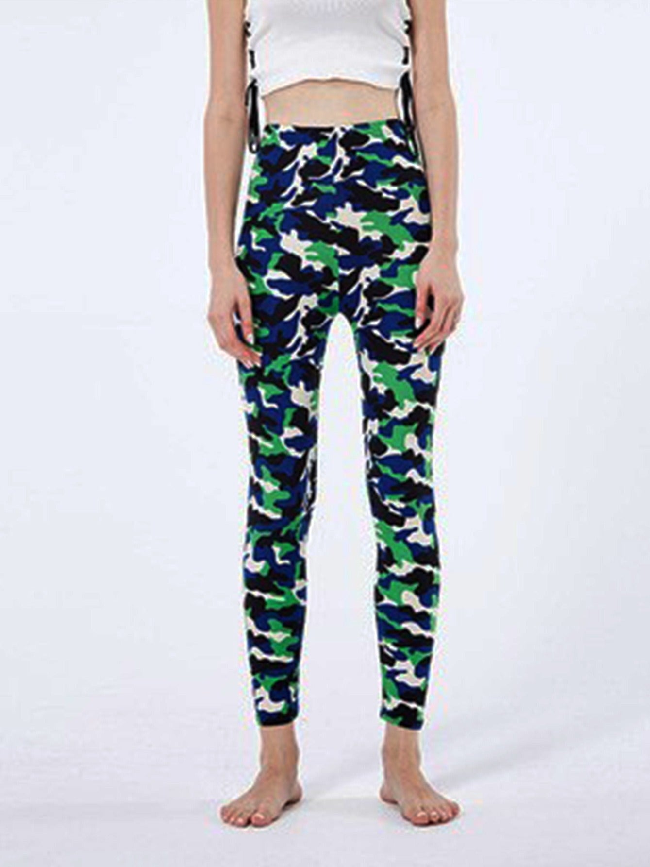 Women's Camo Slim Fit Cropped Leggings