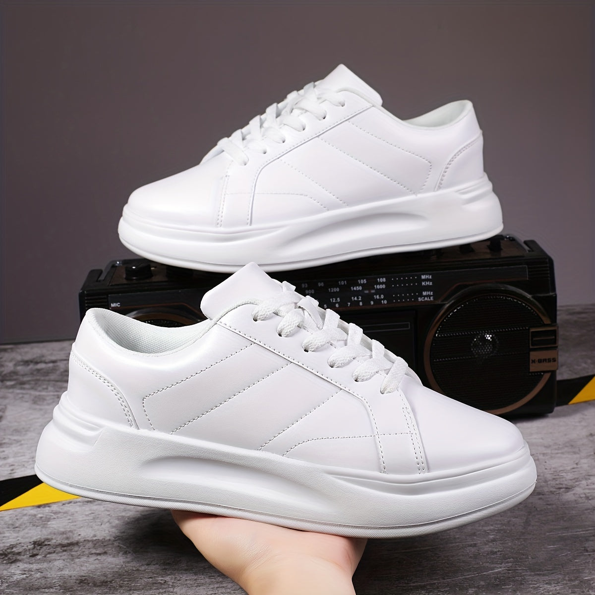 Men's Solid Low Top Lace up Skate Shoes