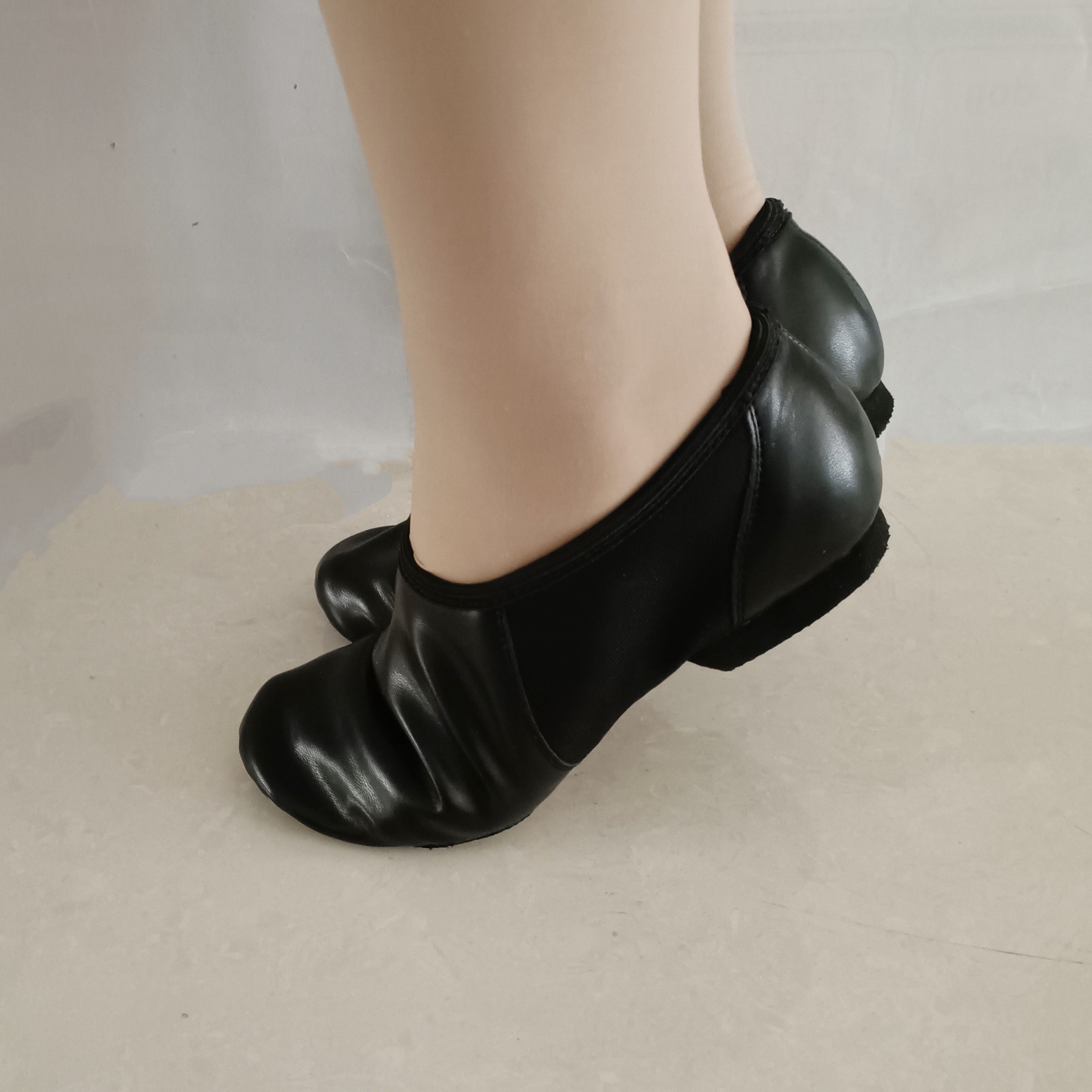 Women's Ballet Dance Shoes Soft Sole Breathable Comfortable Sports Shoes