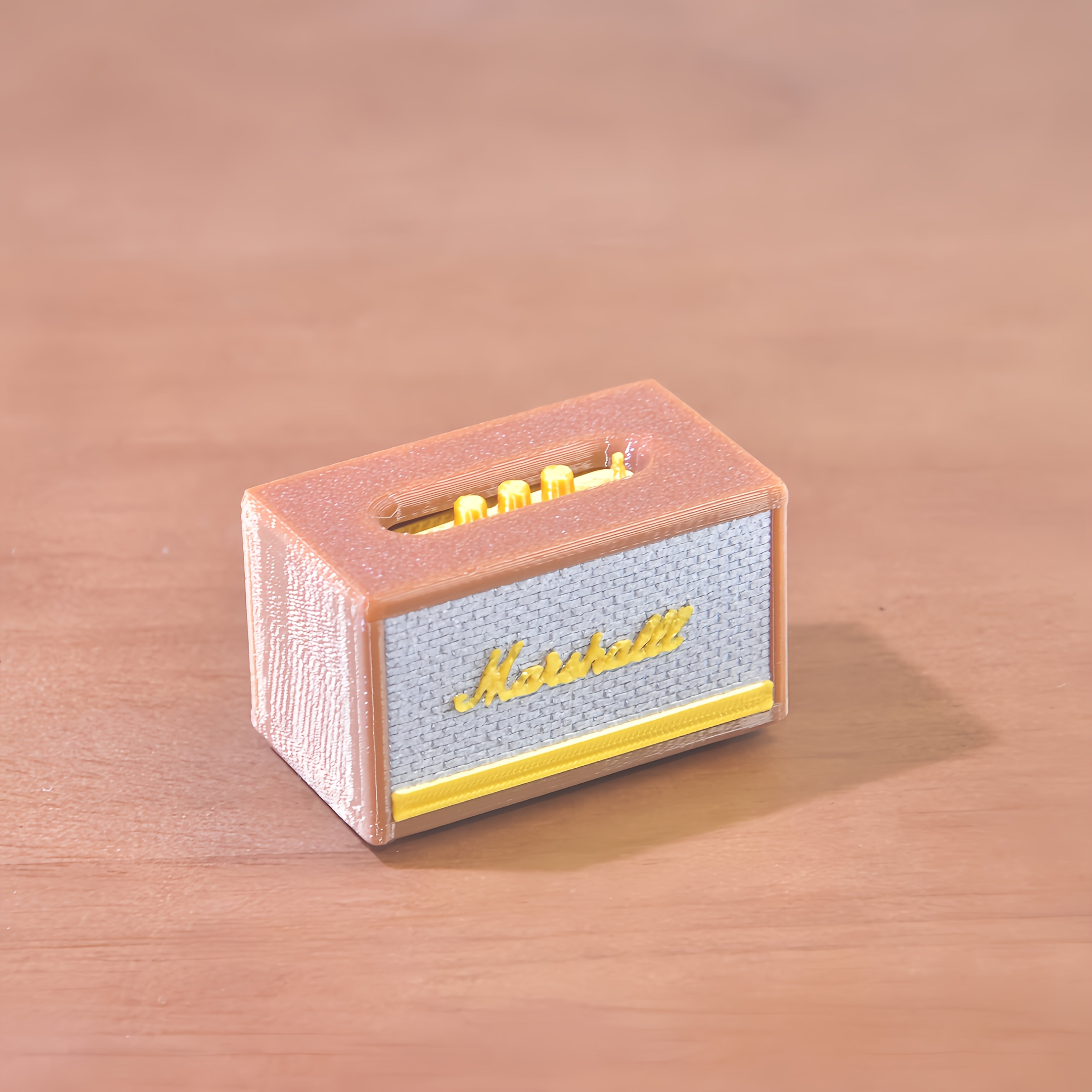 Mini Retro Speaker & Magnetic Chess Set 1/6 Scale - Gift & Dollhouse Accessory