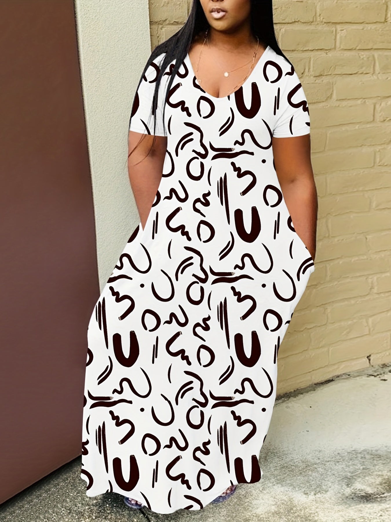  Graffiti Print Round Neck Maxi Dress With Pockets