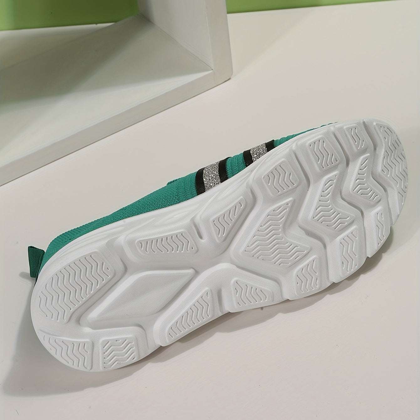 Women's Striped Mesh Breathable Walking Shoes Lightweight Running Shoes