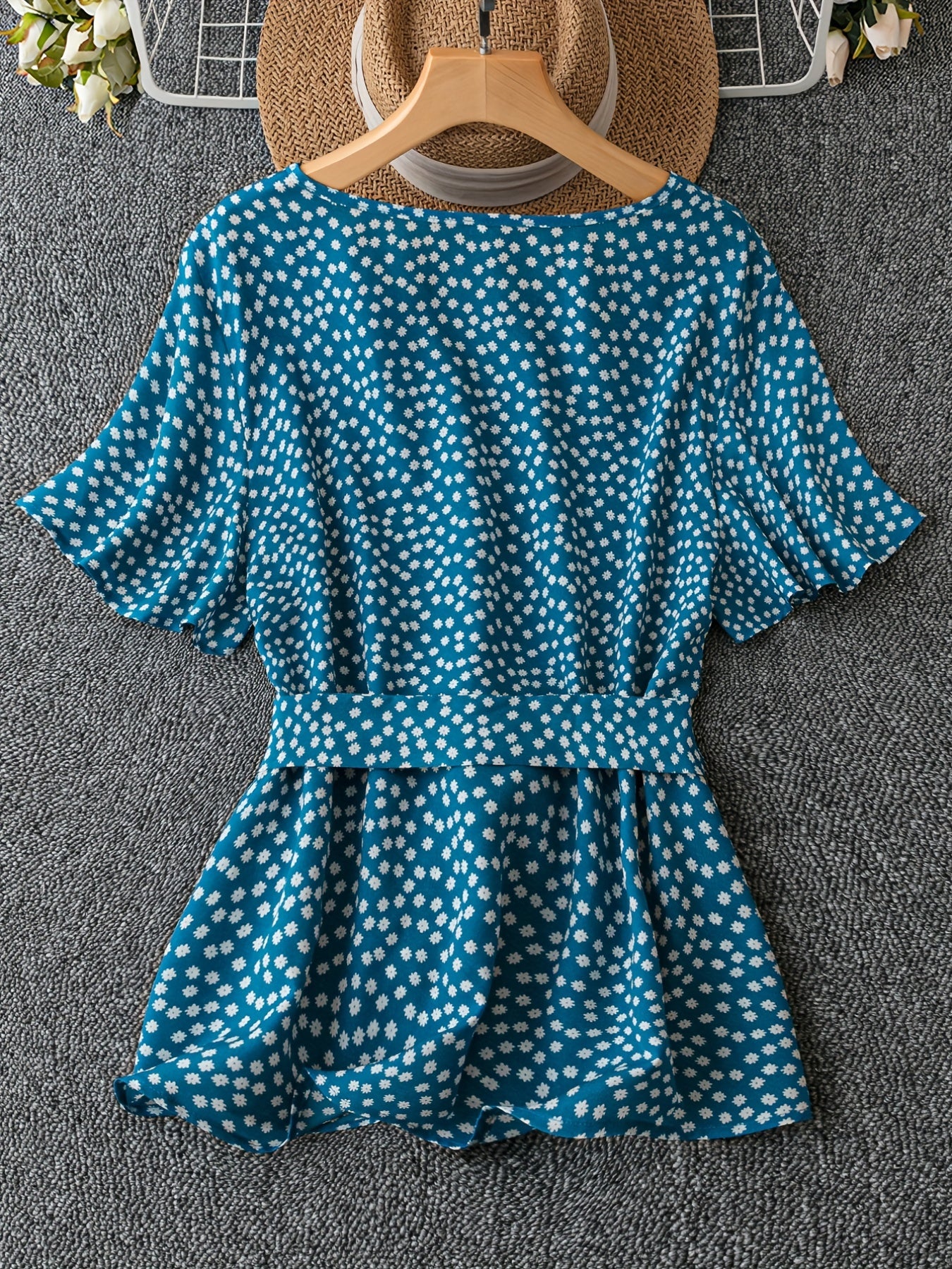  Ditsy Floral Print V Neck Flare Blouse