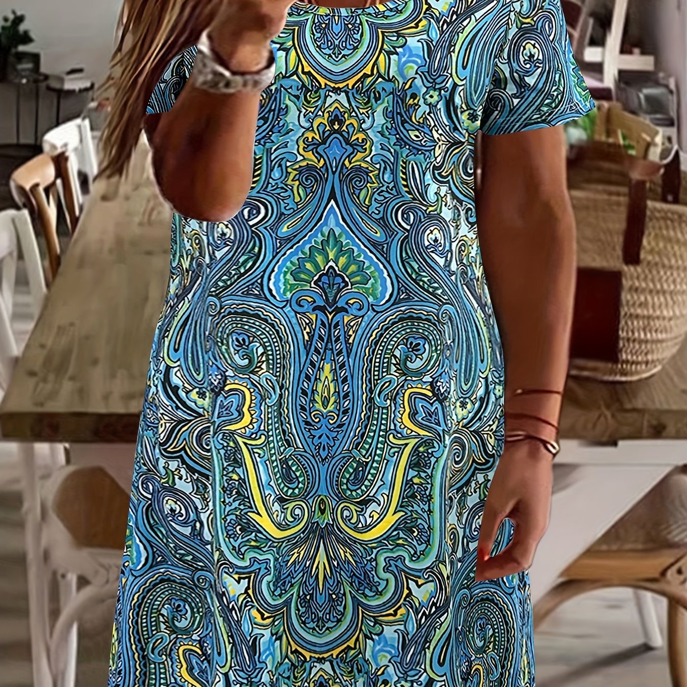  Allover Paisley Print Short Sleeve Dress
