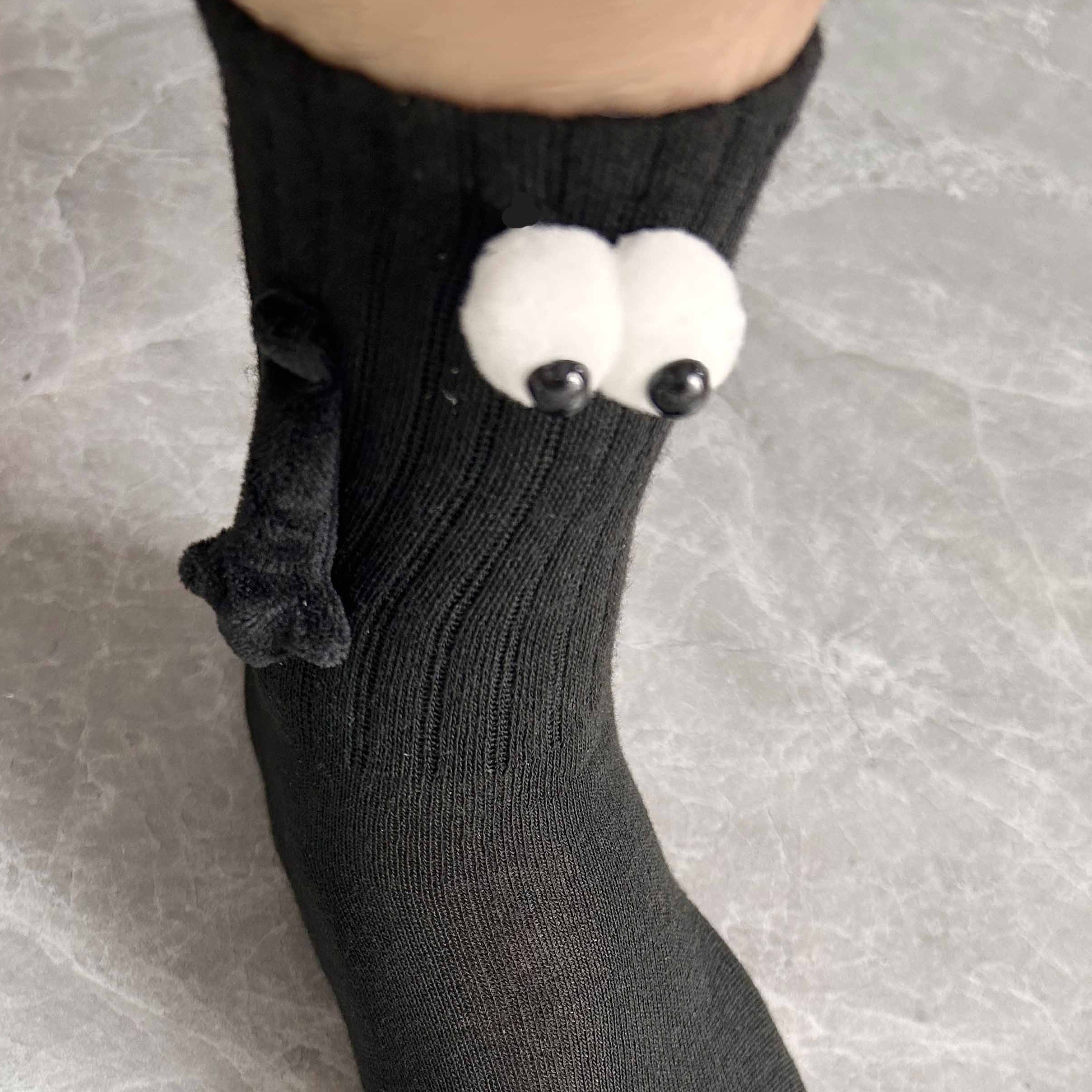 2Pcs Couple Funny Socks w/ Magnetic Dolls
