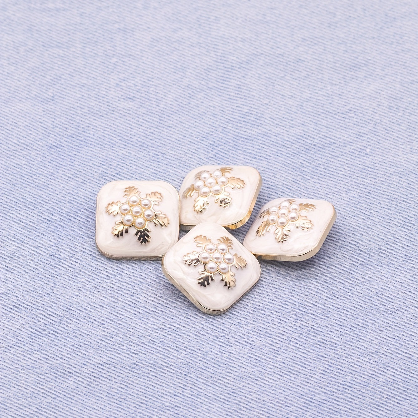 4pcs Snowflake Pattern Pearl Men's Decorative Buckle DIY Shirt Tie Coat