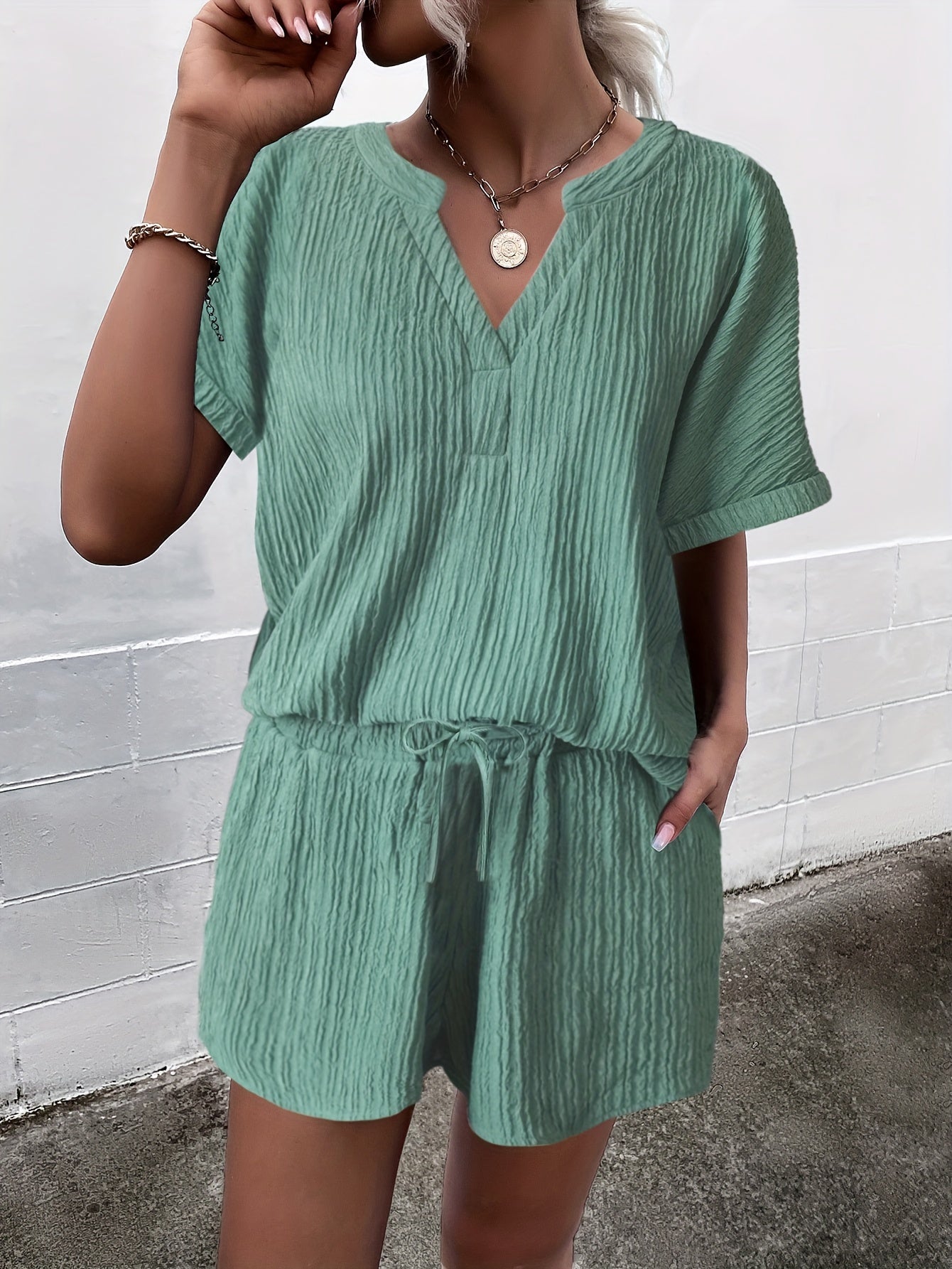 Solid Textured Two Piece Set Short Sleeve Top & Pocket Shorts Outfit