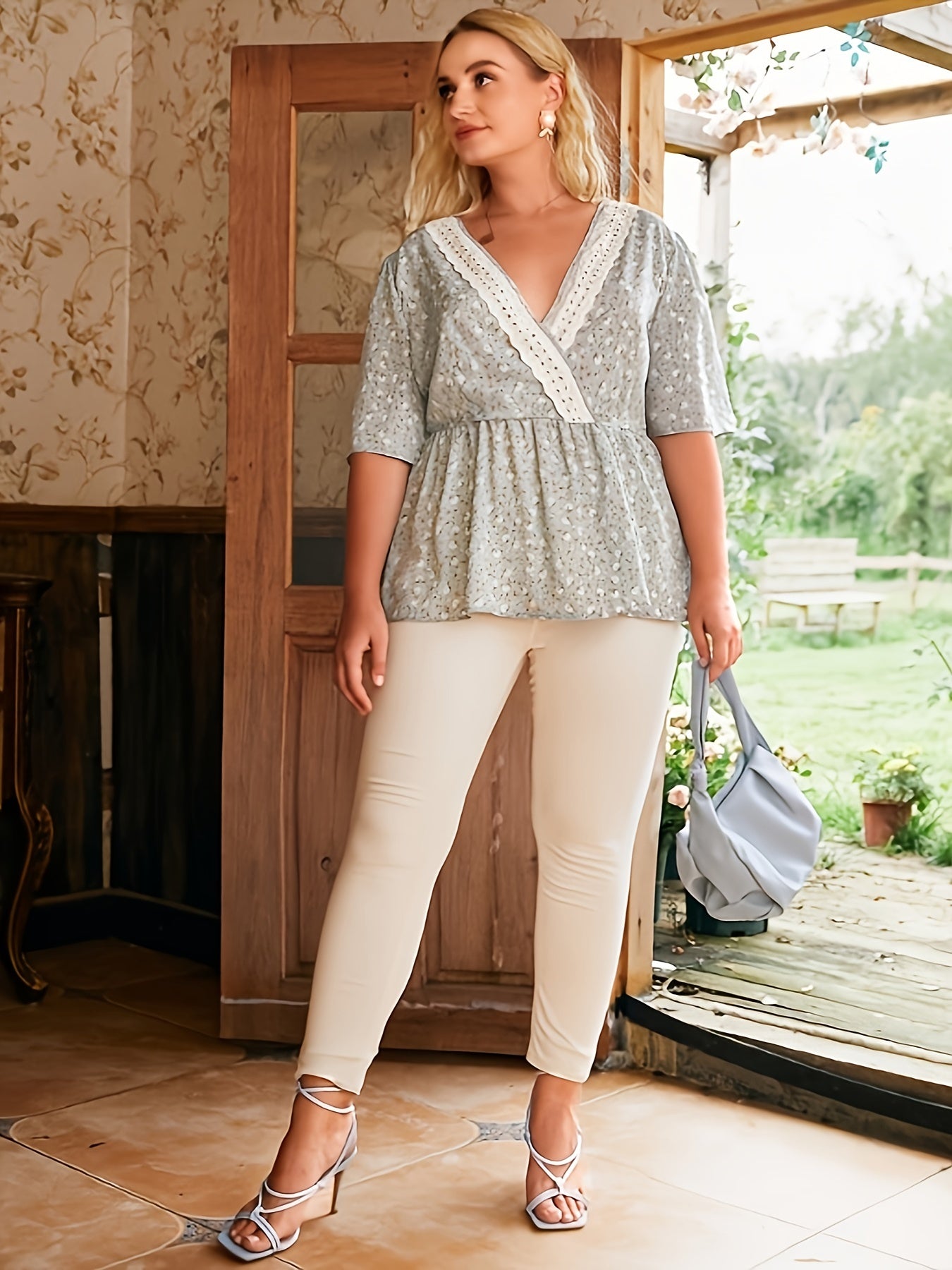  Ditsy Print Half Sleeve Peplum Top
