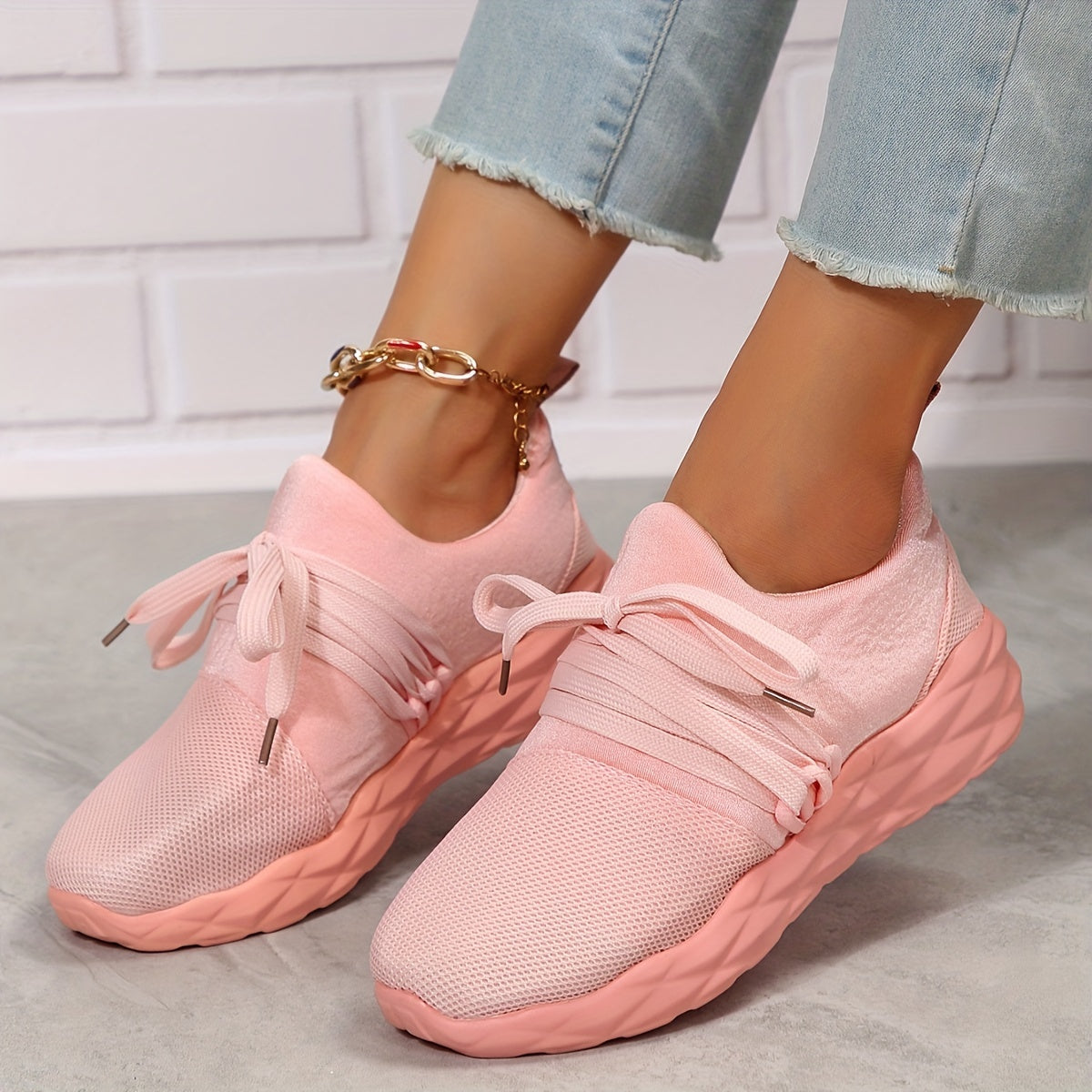 Women's Breathable Mesh Sports Shoes Low Top Running Shoes