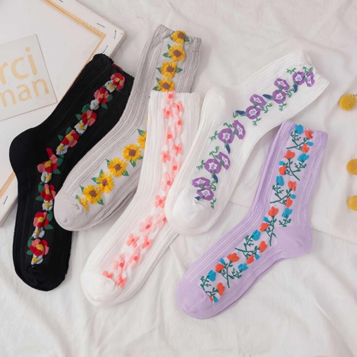 5 Pairs Vintage Floral Embroidered Mid Tube Socks Women's Stockings & Hosiery