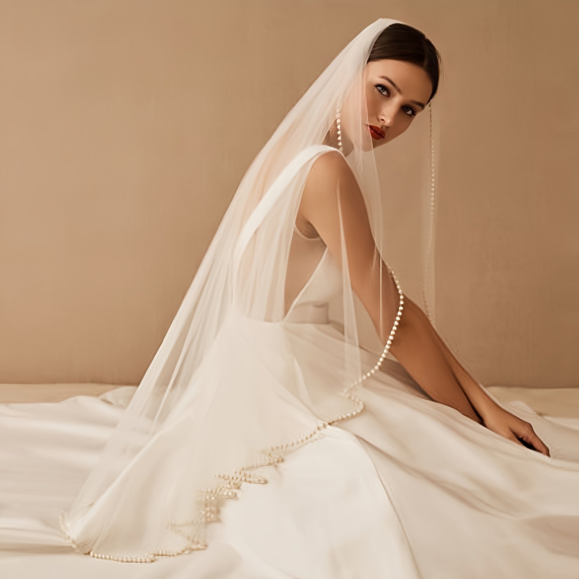 Exaggerated Large Pearl Edge Bridal Veil with Drape