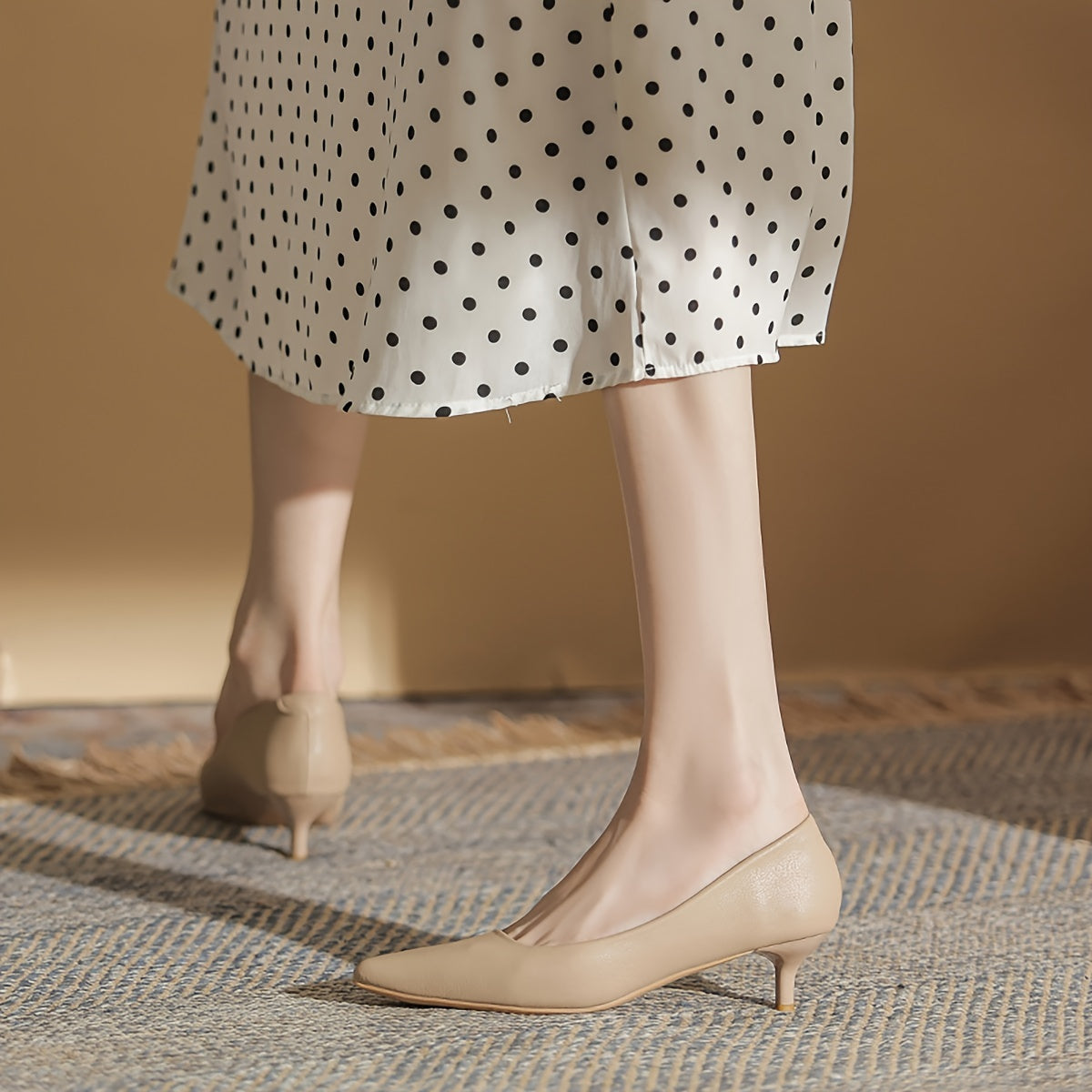 Women's Pointed Toe Kitten Heels Solid Slip On Low Heels
