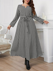 Women's Plus Houndstooth Long Sleeve Belted Dress