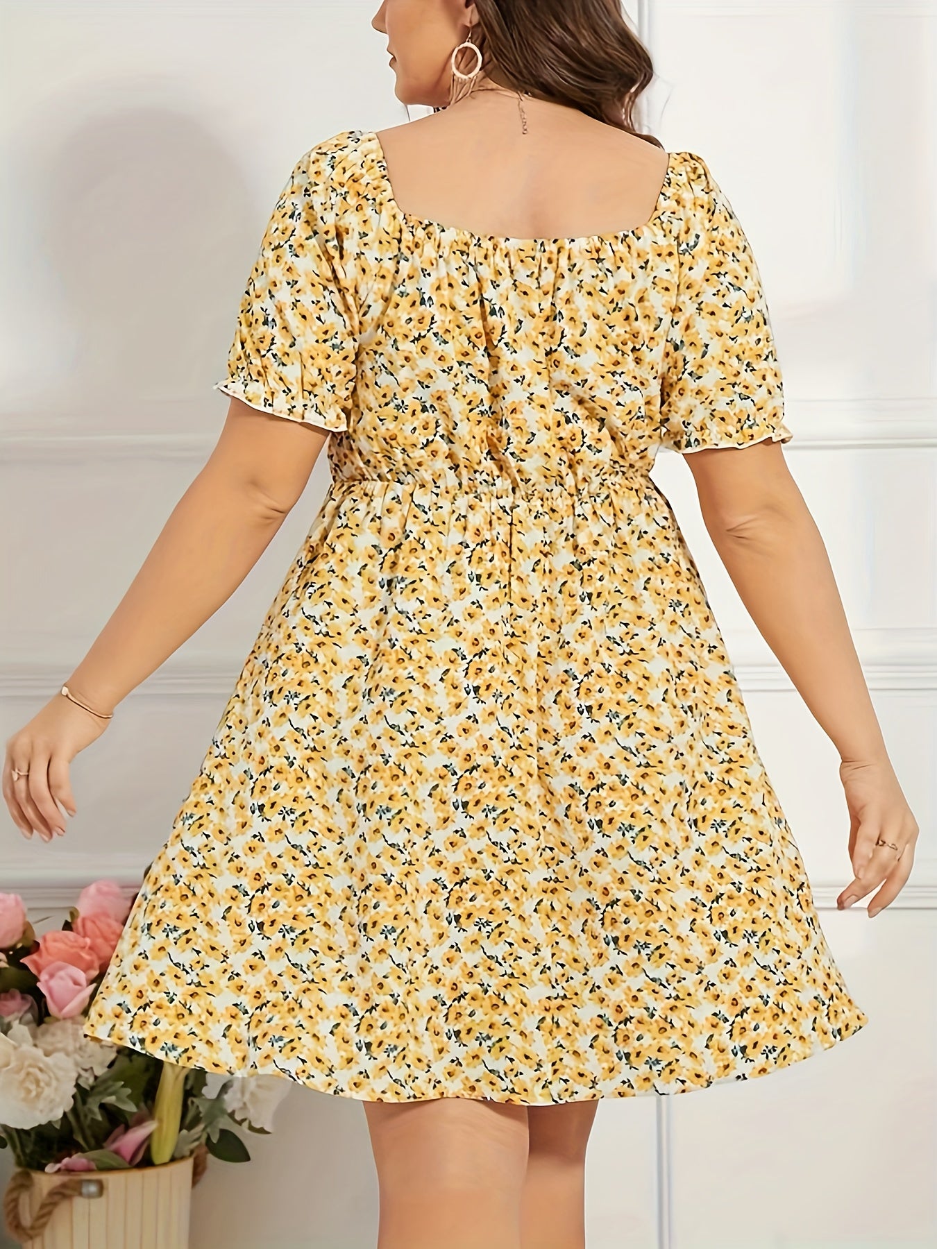  Ditsy Print Short Sleeve Sweetheart Neck Mini Dress