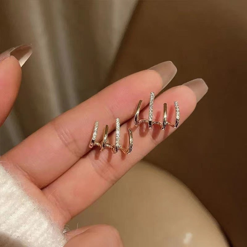 18K Plated Claws Stud Earrings Crystal AAA CZ Modern Accessories