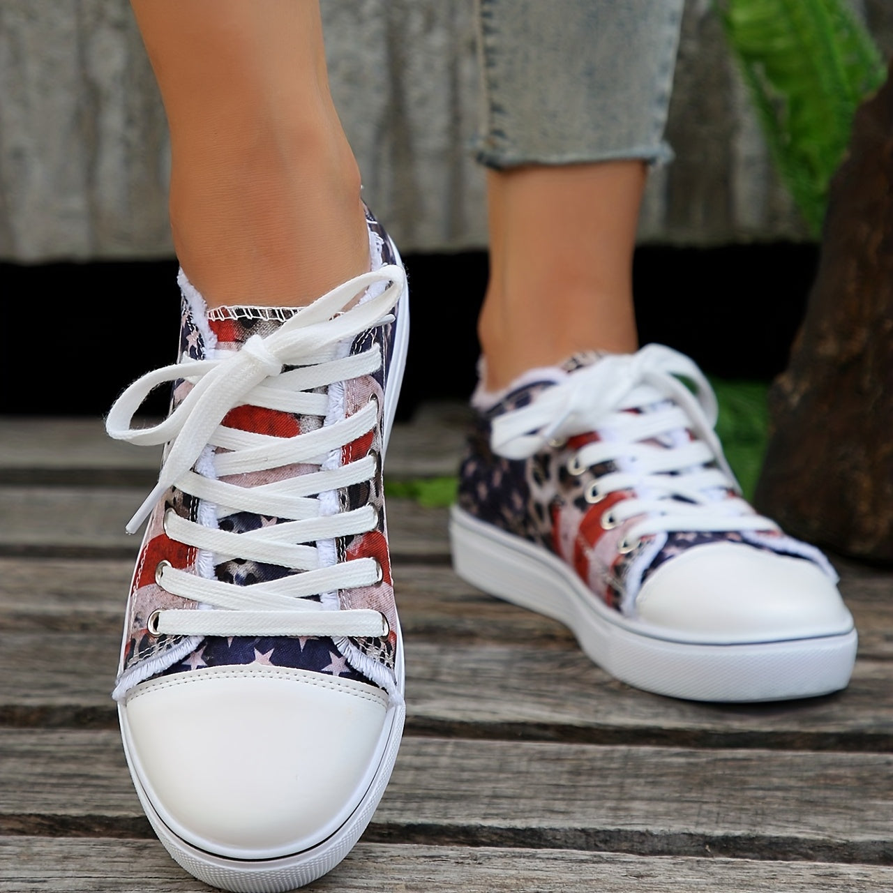 Women's Star Pattern Canvas Shoes Casual Lace Up Lightweight Low Top Shoes