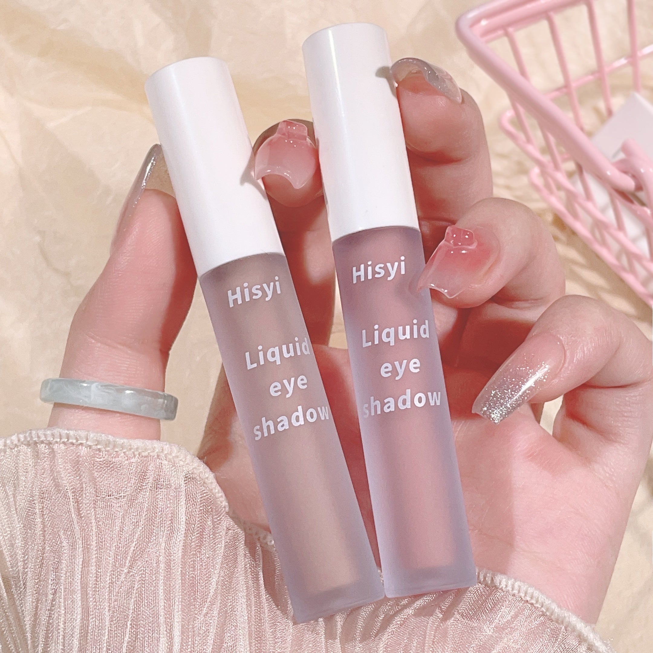 Long-Lasting Matte Liquid Eyeshadow in 4 Earth Tones