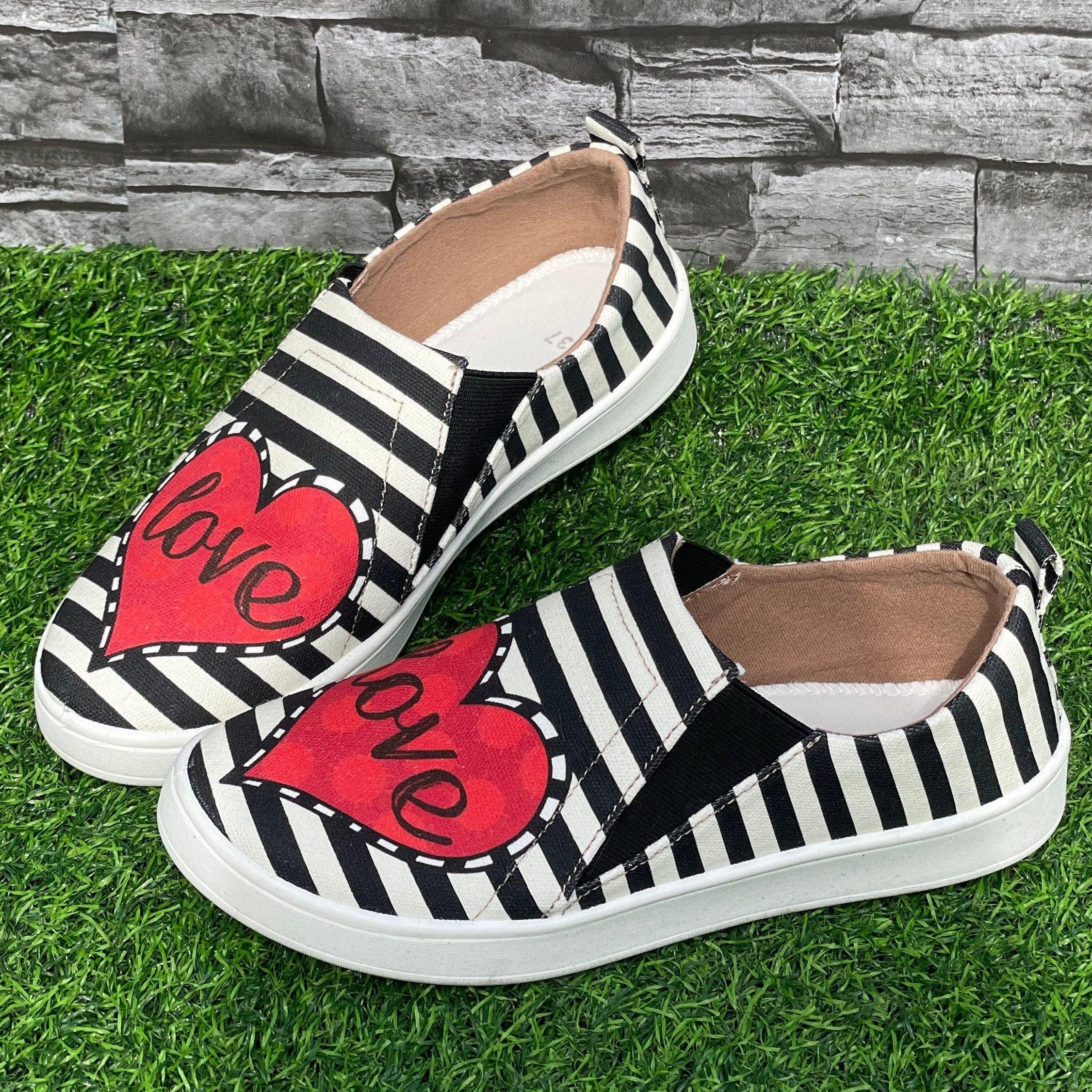 Women's Striped Red Heart Flat Lightweight Walking Shoes