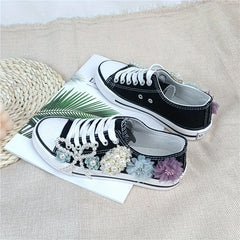 Women's Flower & Pearl Canvas Shoes Lace Up Low Top Sneakers