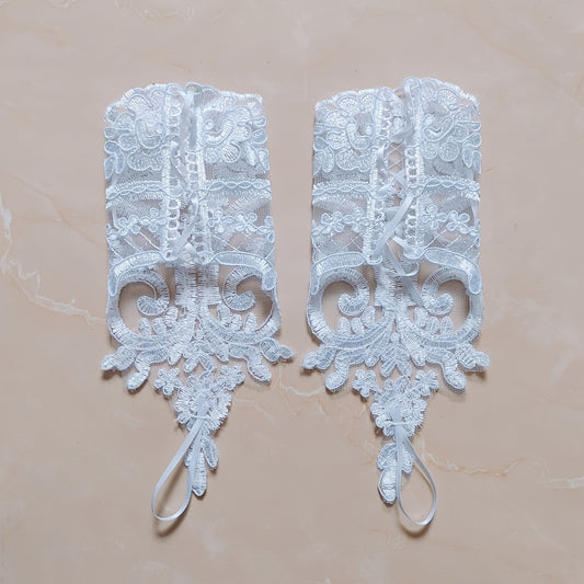 Short Bridal Lace Finger Gloves for Weddings & Events