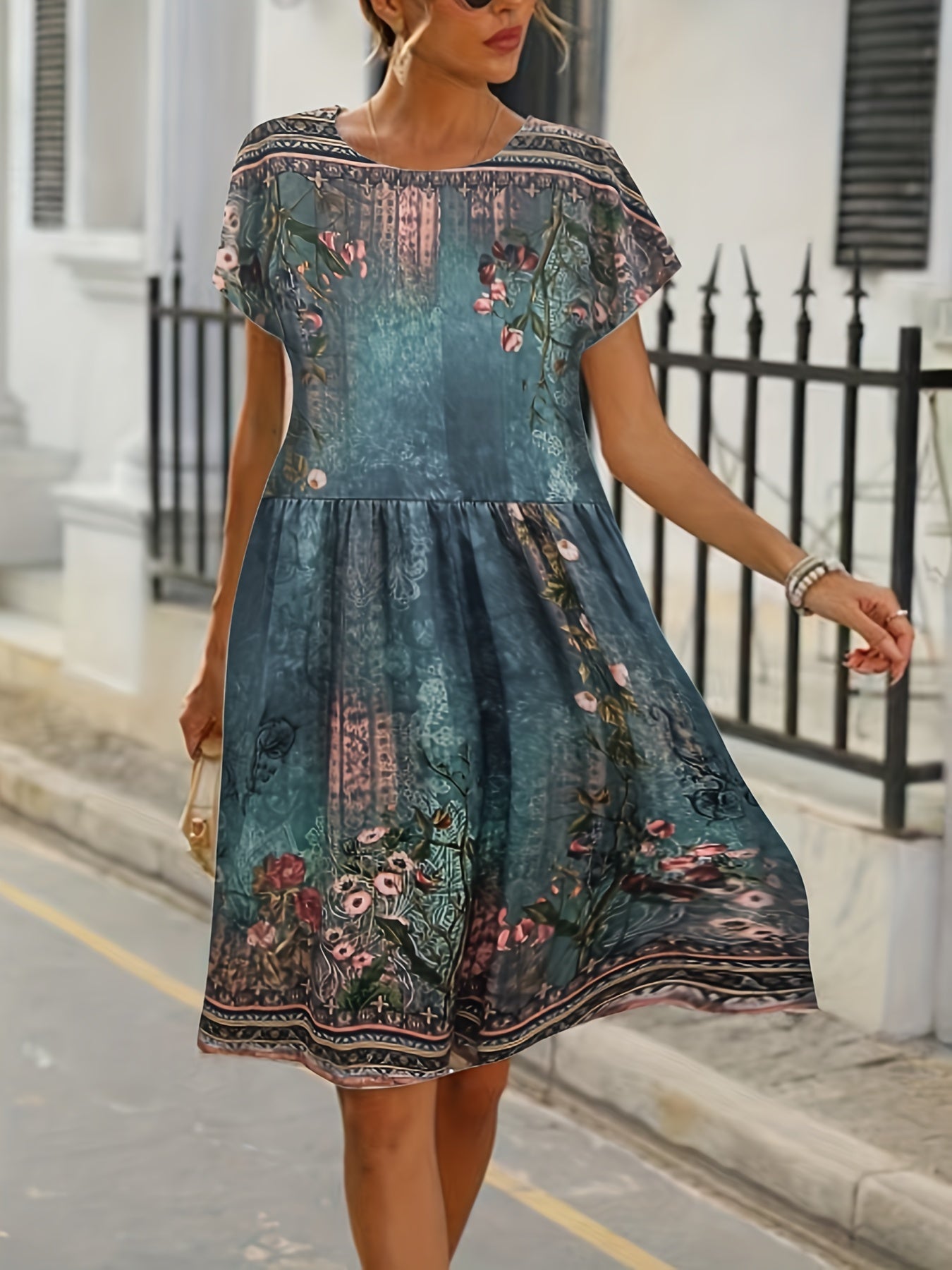 Floral Batwing Sleeve Dress, Plus Size Loose Fit