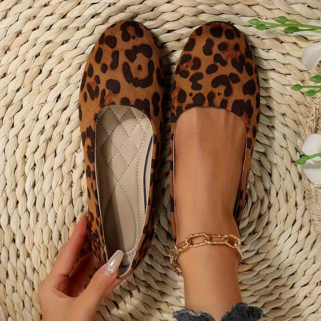 Women's Soft Sole Flat Slip On Shoes Lightweight & Comfortable