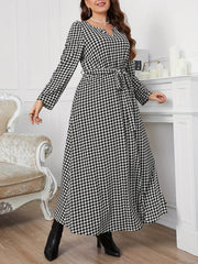 Women's Plus Houndstooth Long Sleeve Belted Dress