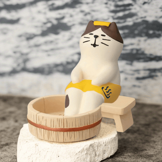 Three Cat Foot Soaking Hot Spring Desktop Ornament