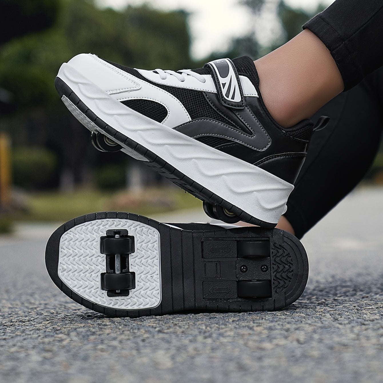 Boy's Wheel Skate Sneakers With Hook & Loop Fastener