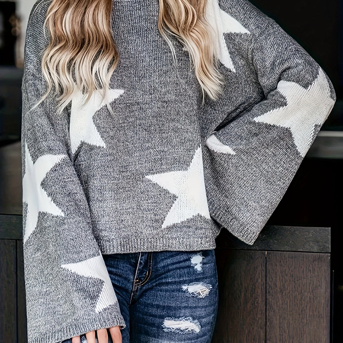  Star Print Bell Sleeve Knit Top