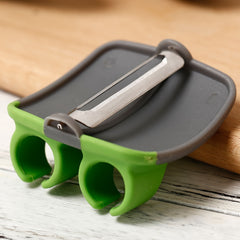 Rubber Finger Grip Vegetable Peeler Comfortable to Peel Pumpkin
