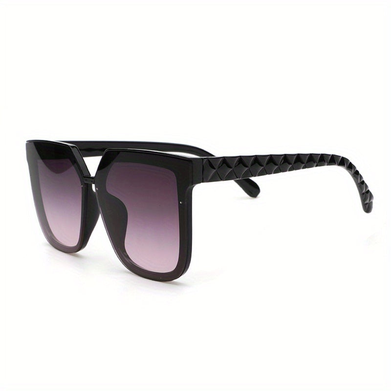 Men's Classic Oval Frame Sunglasses with Case