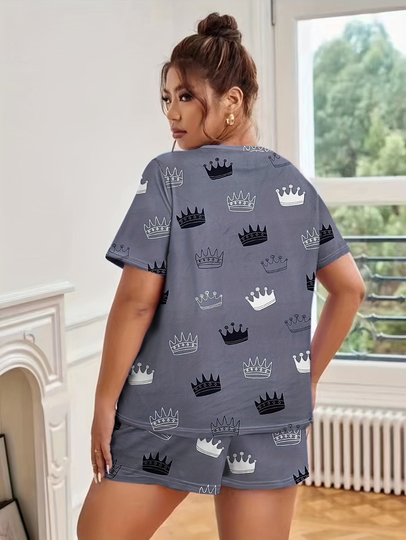  Crown Print Tee & Shorts Pajama Set