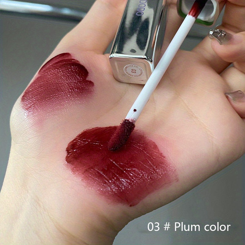 Moisturizing Lip Glaze with Lustrous Finish