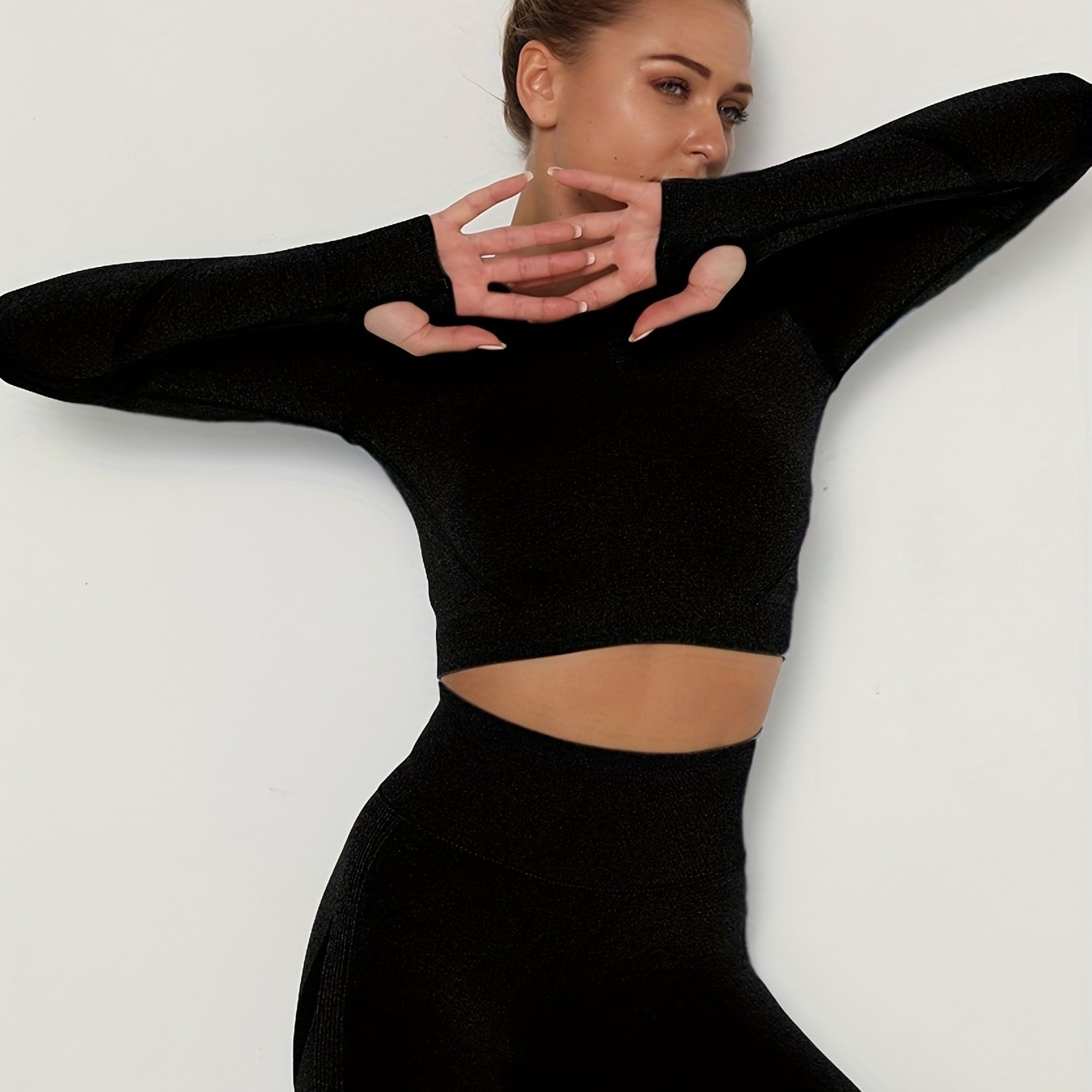 Seamless Long Sleeve Crop Top for Yoga and Fitness Workouts