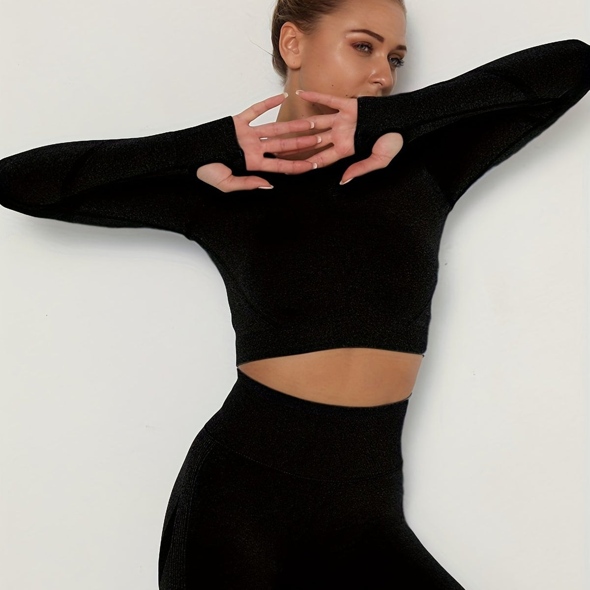 Seamless Long Sleeve Crop Top for Yoga and Fitness Workouts