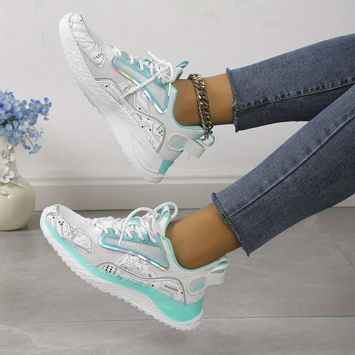 Women's Lace-up Mesh Running Shoes Outdoor Athletic Sneakers
